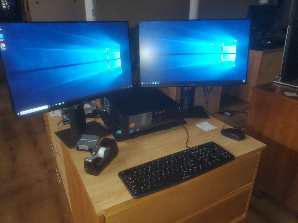 DELL SFF WITH 2 24' MONITOR COMPLETE SET (B1011)

