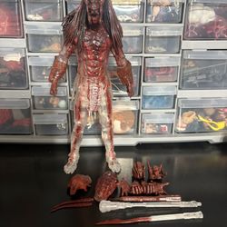 Neca Feral Predator 