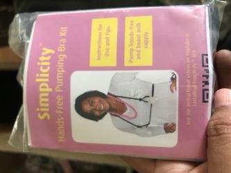 Hands free pumping bra kit