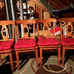 4 Dining Table Chairs With Red Cushions 