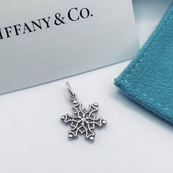 Tiffany’s Snowflake Necklace 