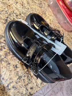 Girls shoes