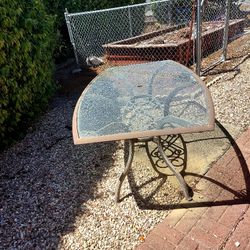 Glass Top 6' Patio Dinette with Umbrella Hole