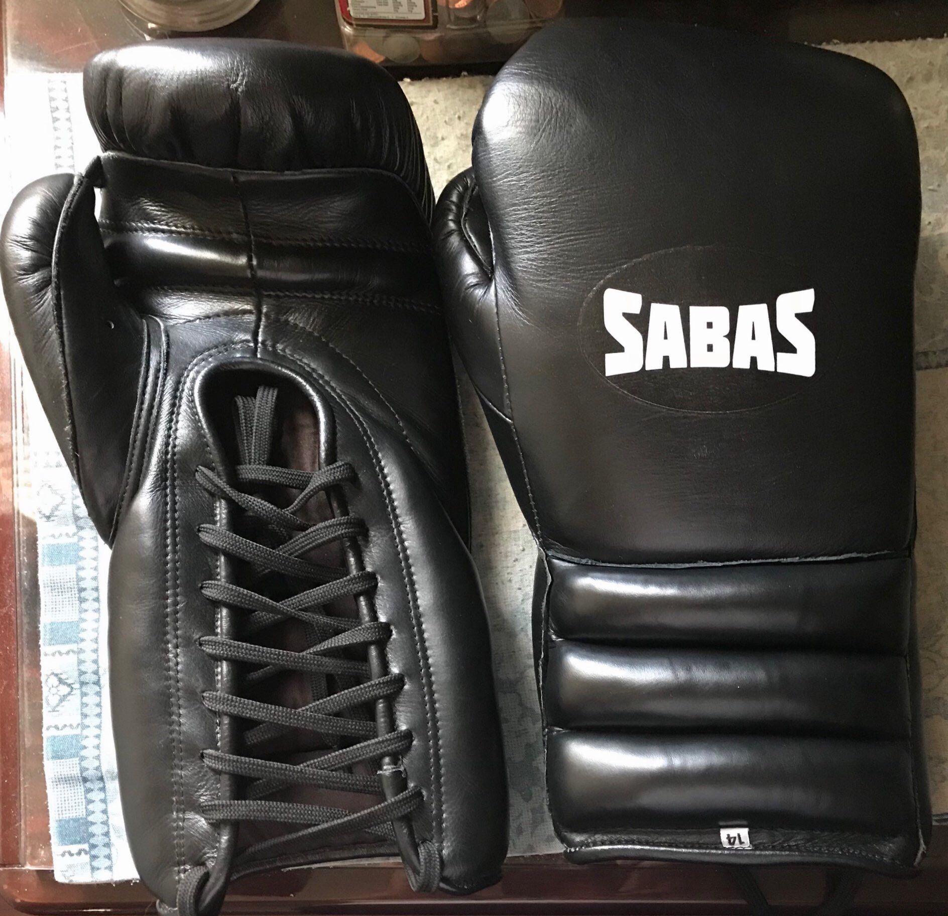 14oz Sabas Boxing gloves