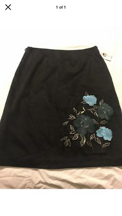 Ladies alfani black floral skirt size 14 new with tags