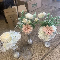 Vases And Flowers 