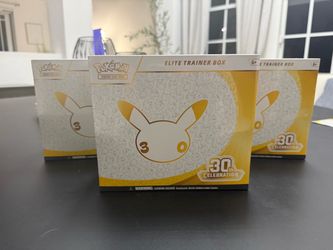 Pokemon 30th Celebration ETB (3)