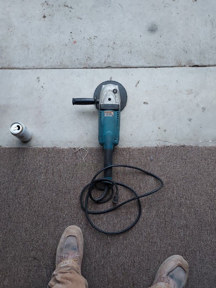 Makita Grinder