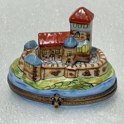 Limoges France Peint Main ~ Fortified City ~ Porcelain Trinket Box ~ 2 3/4" x 2"