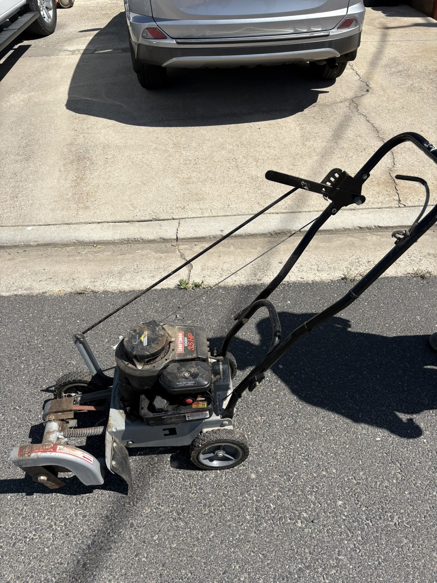 A Edger, In Oakdale