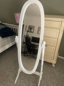 Standing mirror