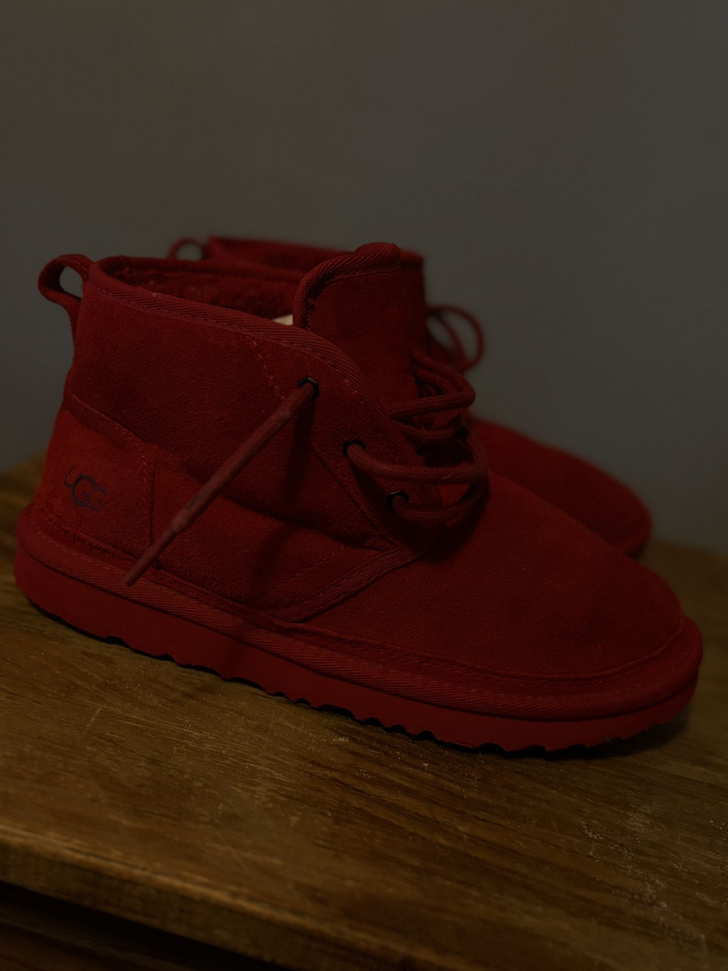 UGG Neumel Samba Red Boots Size 5 l
