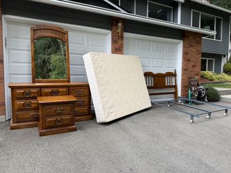 Solid Oak Queen-Sized Bedroom Set
