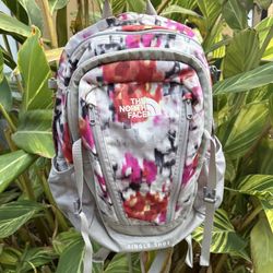 North Face Outdoor Backpack Women’s Camping Bag 