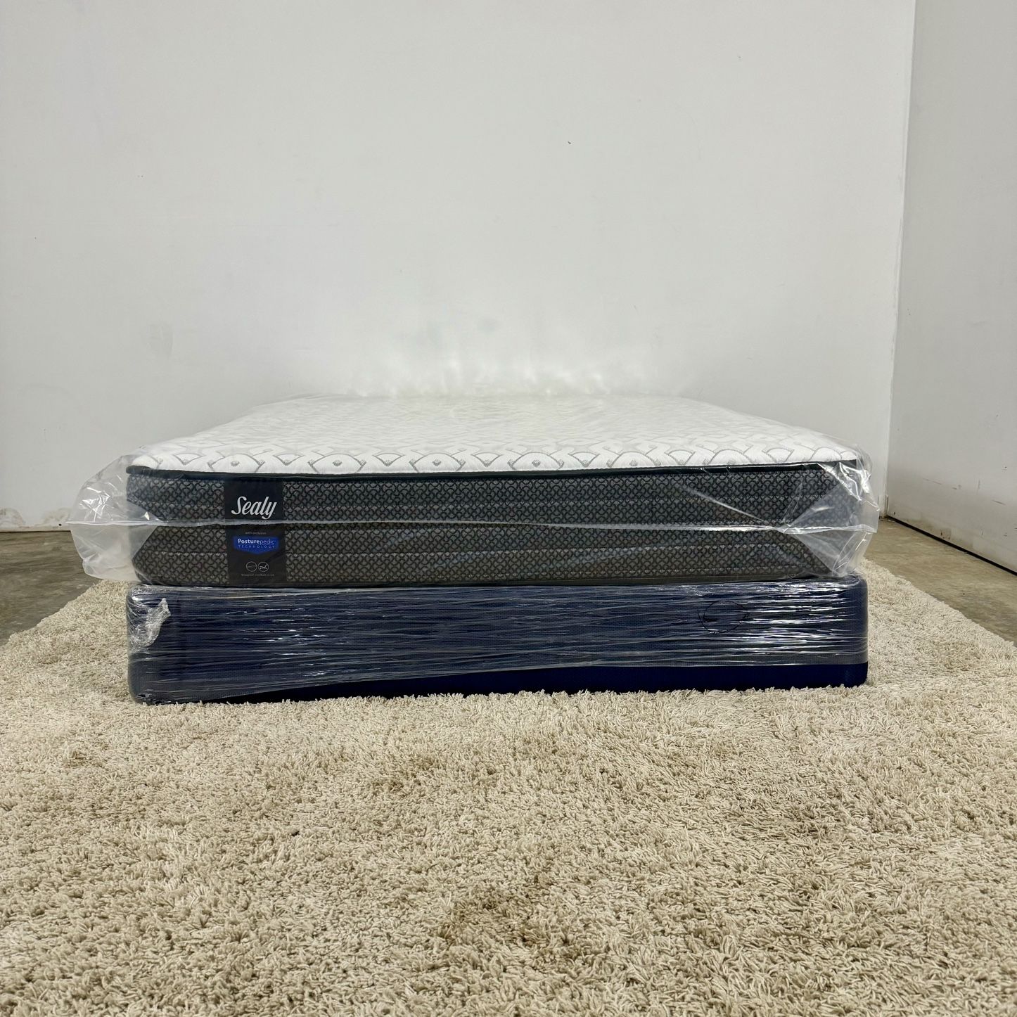 Queen Sealy Posturepedic Mattress (Delivery Is Available)