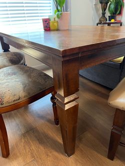 Free dinning table