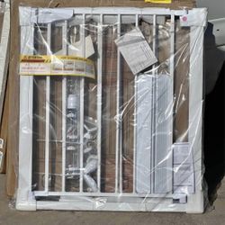 Wide Adjustable Pet Gate / Safety Gate - Fits Openings 29.7” - 40.6”