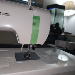 Singer QUANTUM STYLIST 900