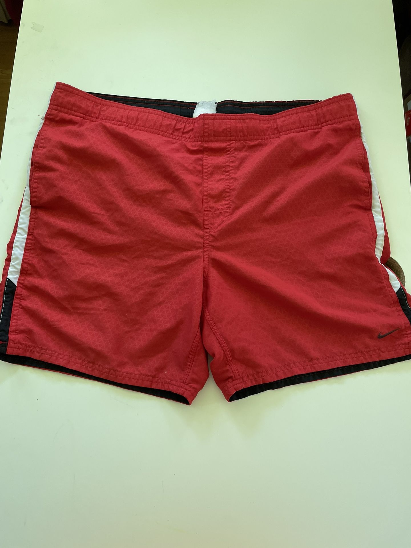 Nike red and white shorts sportswear Size: M 🚚 Ships fast – usually same or next day 🔥 Bundle & save – DM for deals on 2+ items!