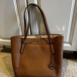 Michael Kors Bag NEED GONE