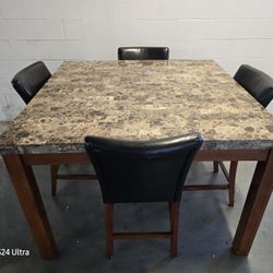 High Top Dining Table& Four Chairs