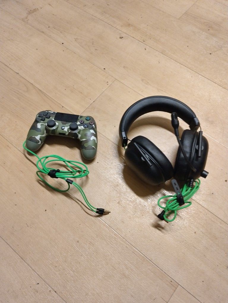 PS4 Controller And Razor Headset