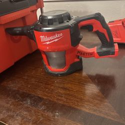 Milwaukee M18 Compact Vacuum