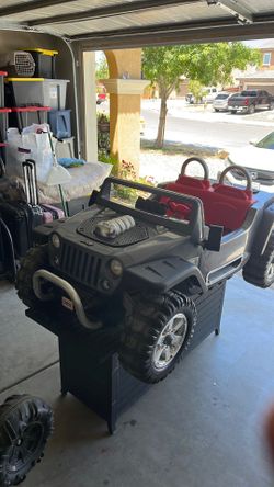 Jeep powerwheels w/charger