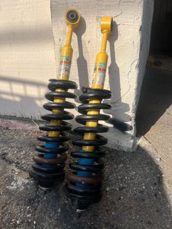 Toyota Tacoma FRONT SHOCKS