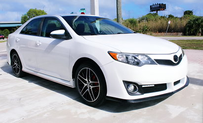 Toyota Camry White Pearl