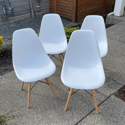 Four Dining Sitting Chairs Great Condition 