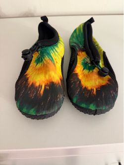Water Shoes / Aqua Socks – Size Women’s 6 / EU 37 – Like New