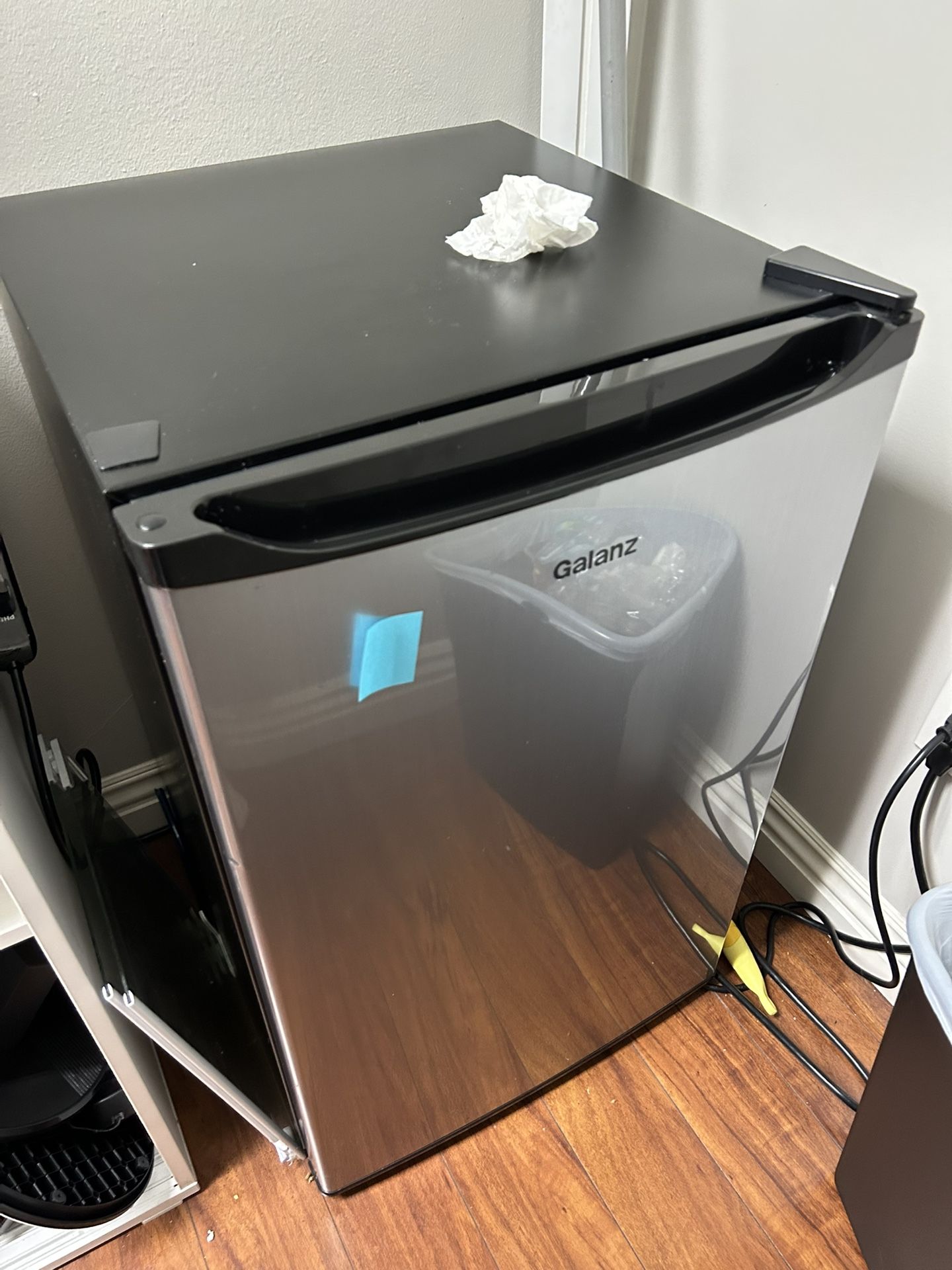 Mini fridge ! For Sale