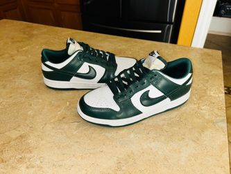 NIKE Dunk Low Michigan State (GS) size 8 women’s equal to 6.5 or 7 men’s.