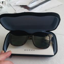Sunglasses GUCCI 