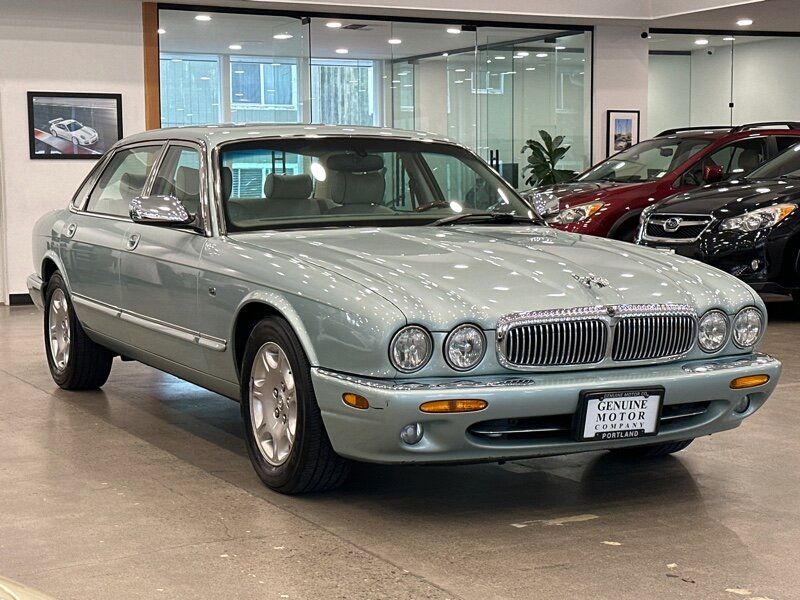 2001 Jaguar XJ8 Vanden Plas