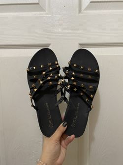 CL By Chinese Laundry Black Gold Studded Criss Cross Strap Flat Sandals