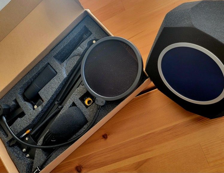 Home Recording, Podcast Mic, and Pop Filter Bundle.