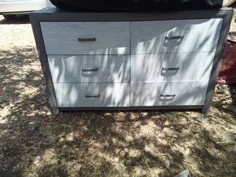 Six drawer dresser with mirror