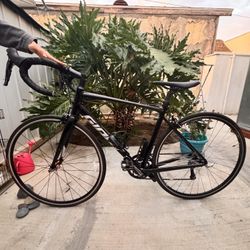Giant road Bike Contend 3