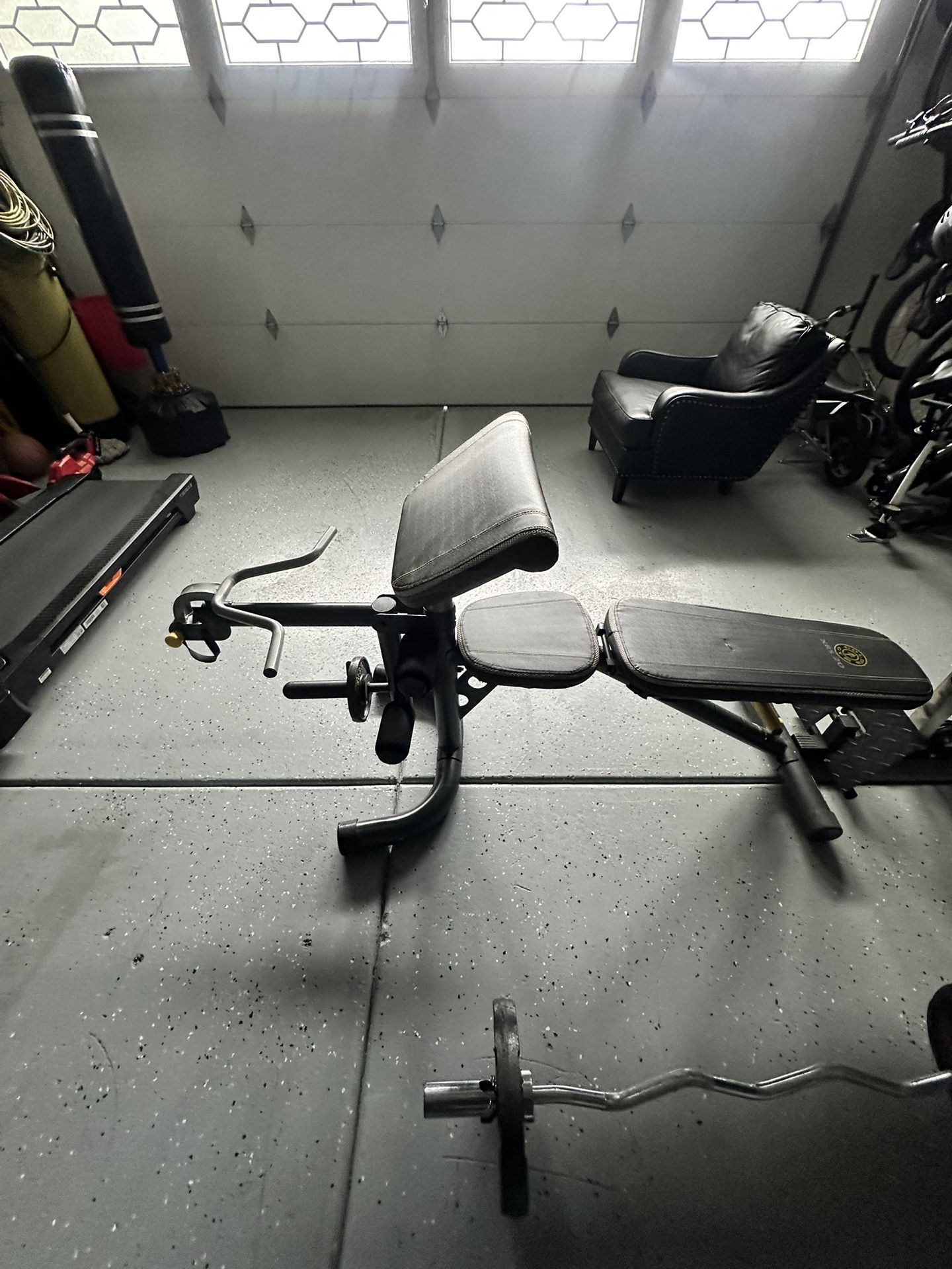 Weight Bench 
