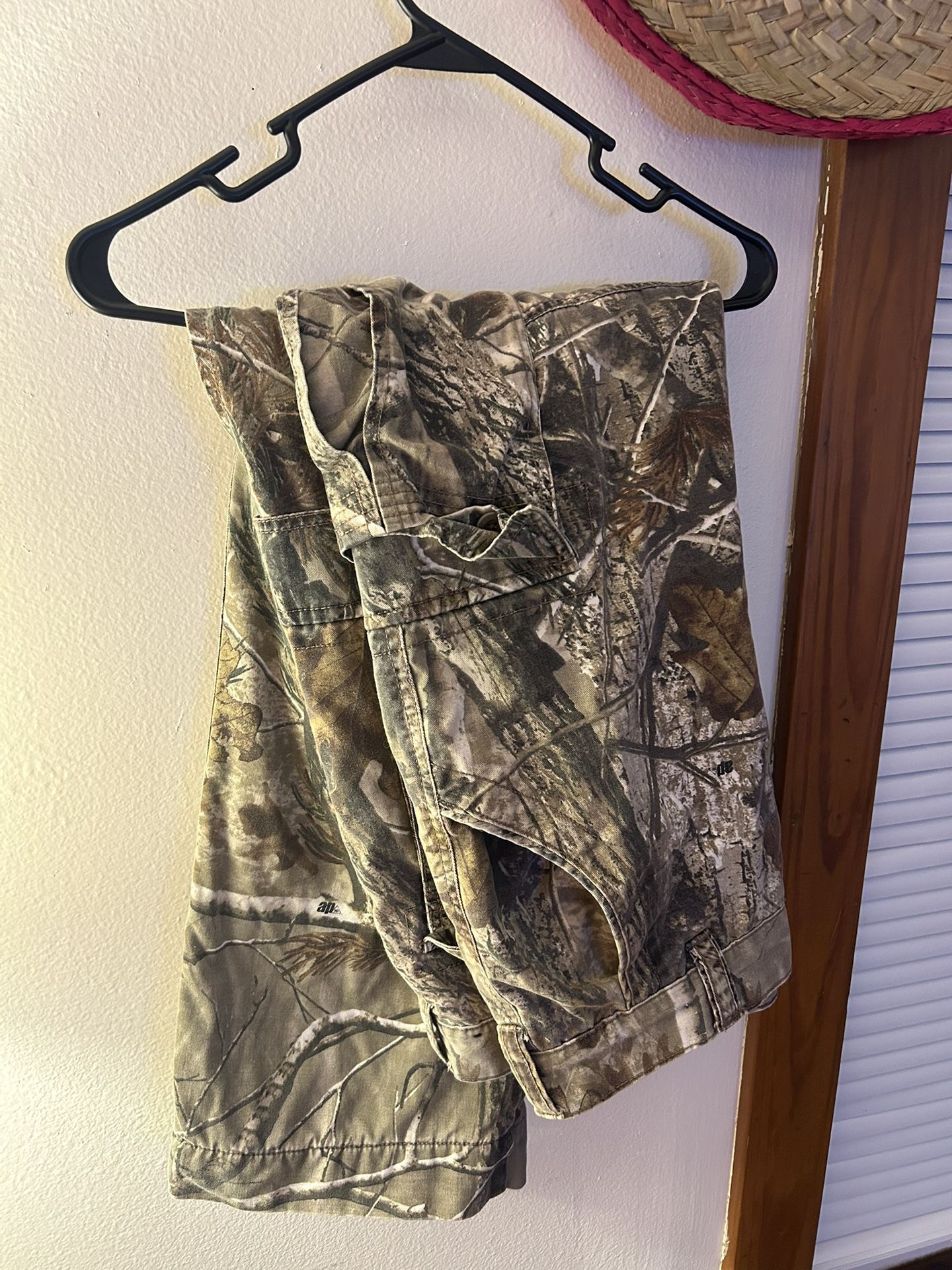 RealTree Cargo Camo Pants loose fit. Size 40x32