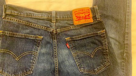 Levi 505 Blue Jeans . Size : 30 W , 32 L . Like New Condition . 