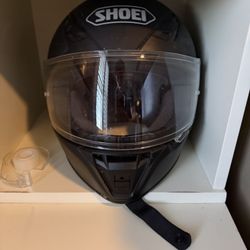 Shoei Helmet, RF-SR Large with additional silver mirror visor and free perfect alpinestar gloves.