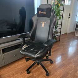 Secret Lab Titan Gaming Chair