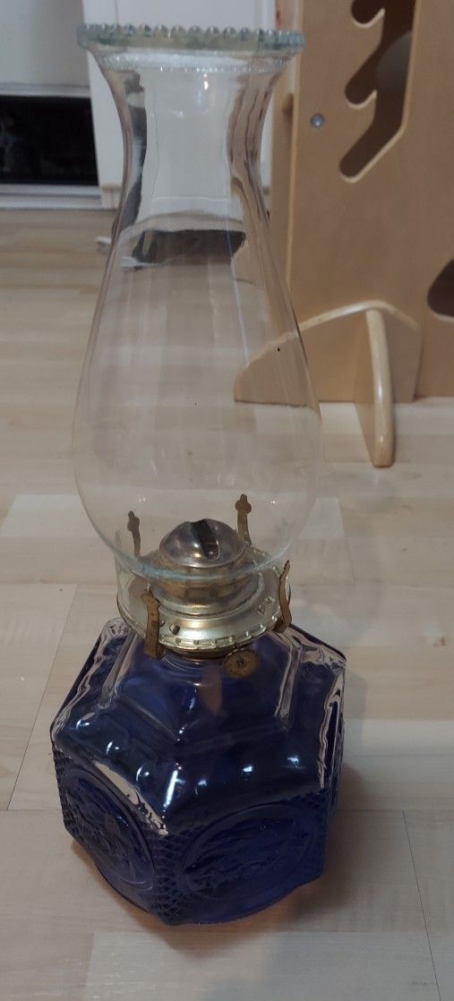 Vintage Kerosene Lamp Carriage Horse Design