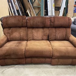 LA-Z-BOY Reddish-Brown Manual Reclining Couch