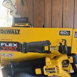 Dewalt Saw .TOOL ONLY