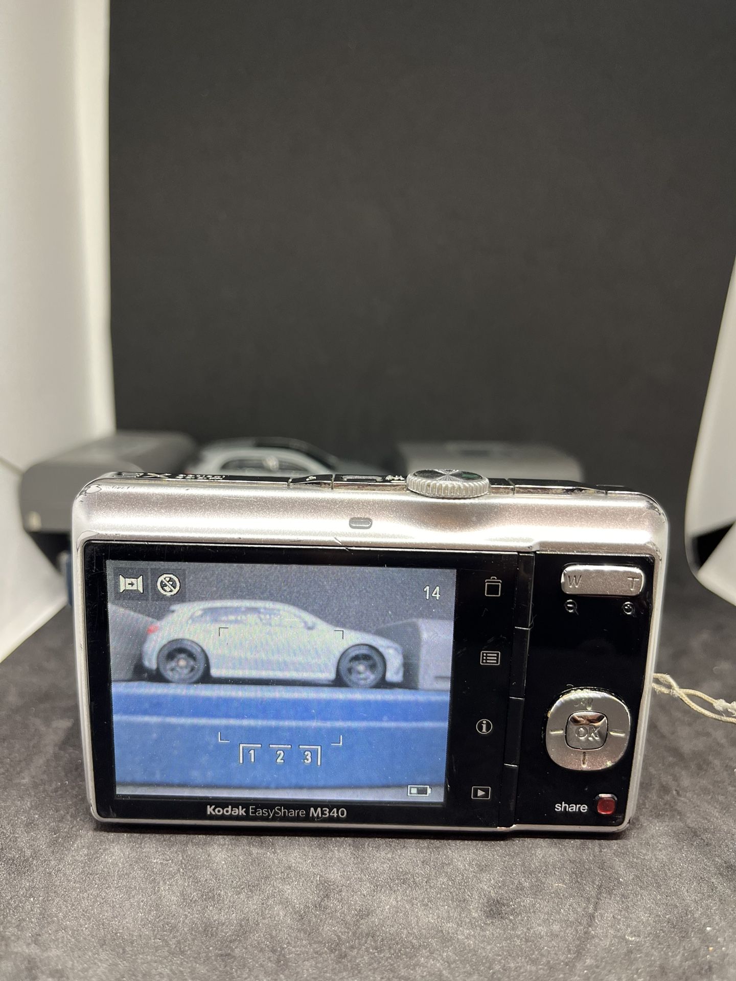 Kodak EasyShare M340 10.2 Mega Pixels 3x Optical Zoom Compact