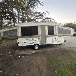 07 Rock wood Pop Up Camper / Trailer